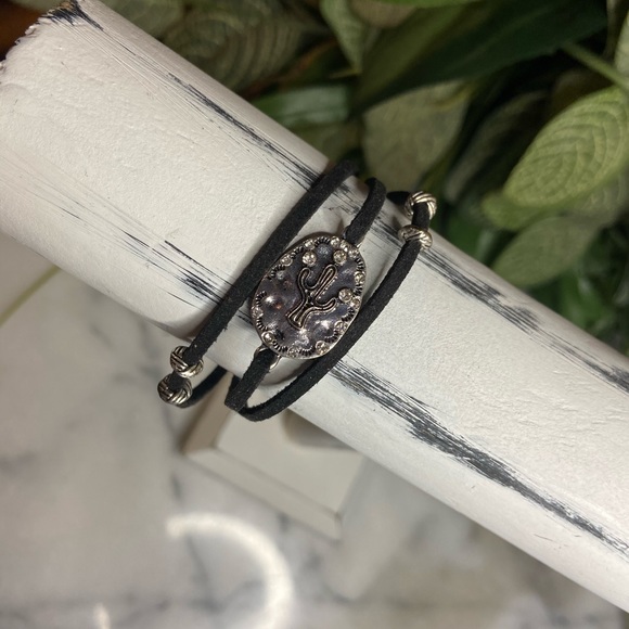 Leather Bracelet with Cactus accent - Picture 2 of 3